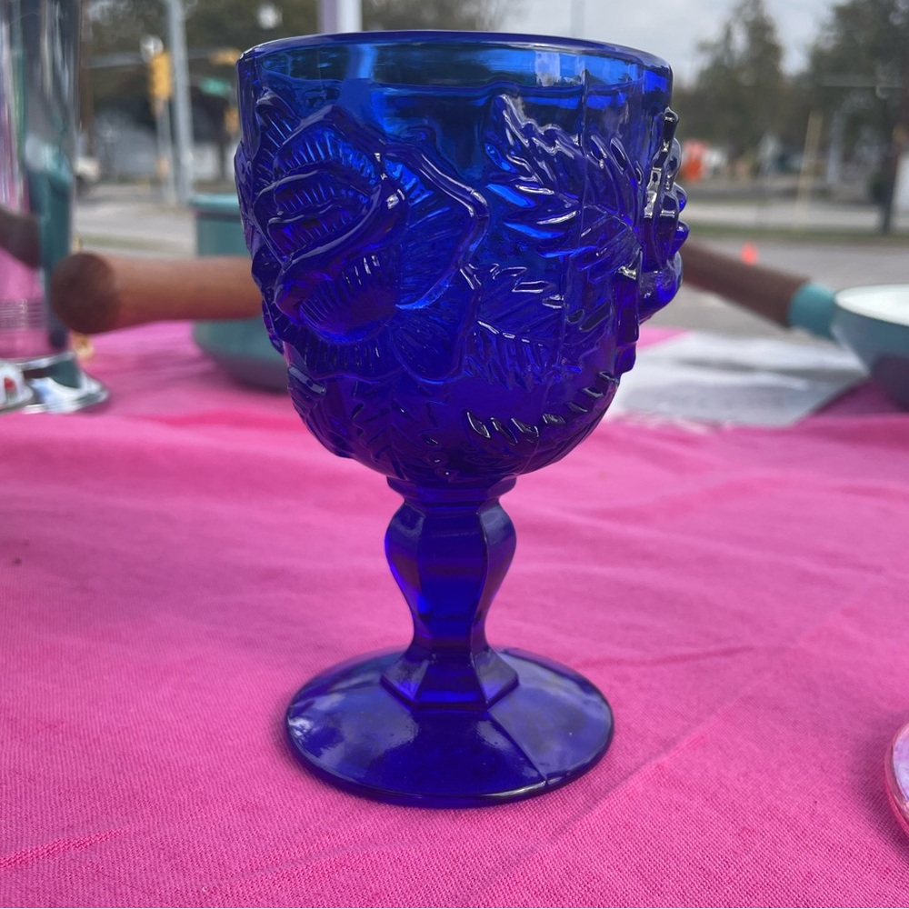 🌹 Madonna Inn Cobalt Blue Wild Rose Glass Wine Goblet (small) 💙
